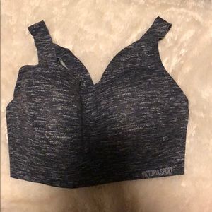 Victoria Secret Sports Bra 34DDD